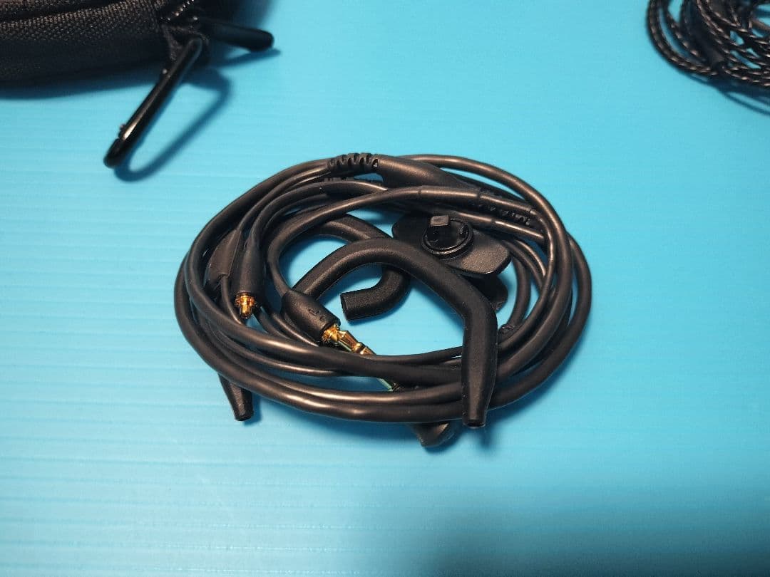 SHURE SE215 SpecialEdition　有線イヤホン　リケーブル付