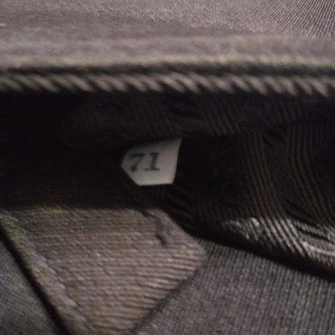 PRADA 焦げ茶色のプラスチック製 ショルダーバッグ