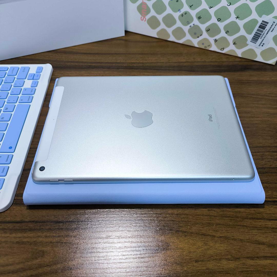 iPad 第5世代 Simフリー 128GB ケースとキーボードセット