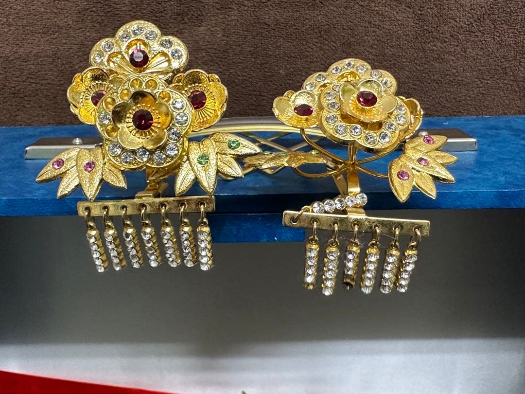 成人式　鼈甲　日本花かんざし　和装小物　櫛　花嫁　装飾簪　装飾　専用箱付き