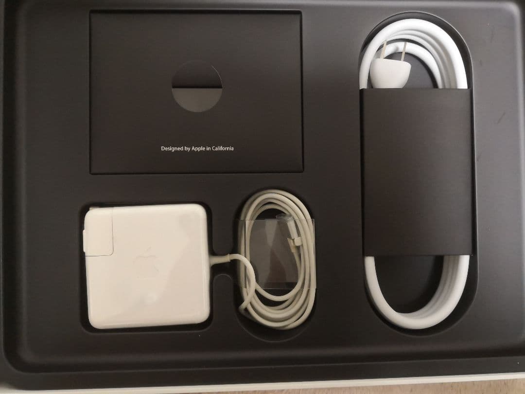 ★美品★ MacBook Pro 13.3 (i7/16G/SSD512純正)