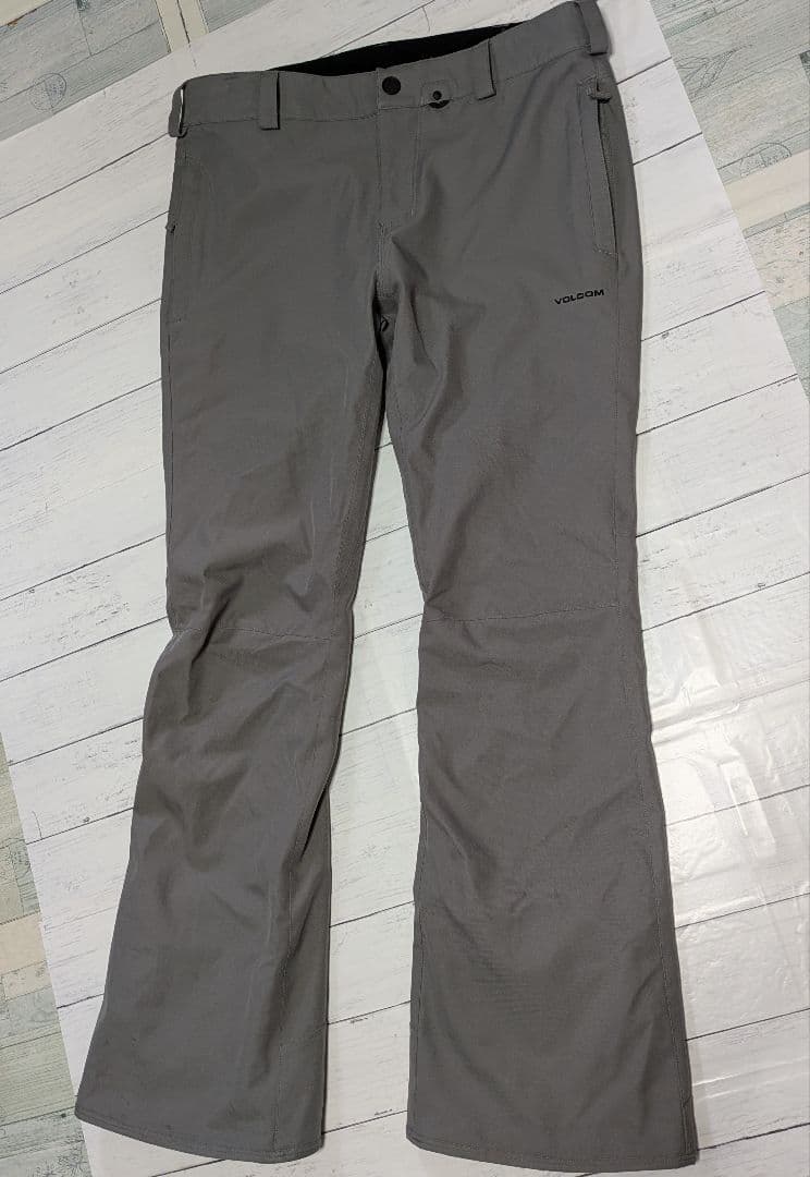 VOLCOMボルコム　メンズスノボードスノボースキーウェア　サイズL