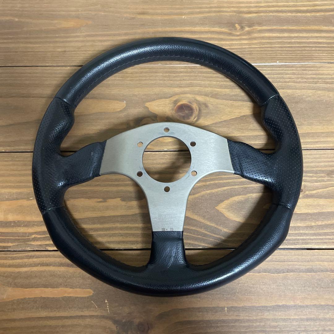 MOMO RACE 32パイ ホーンボタン リング ボルト付き