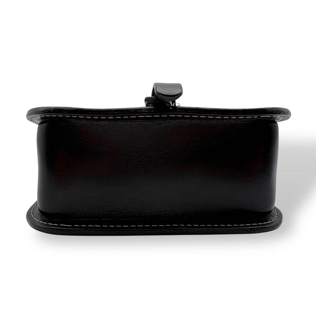 クレージュ ウエストポーチ ボディバッグ レザー 黒 ブラック 型押しロゴ