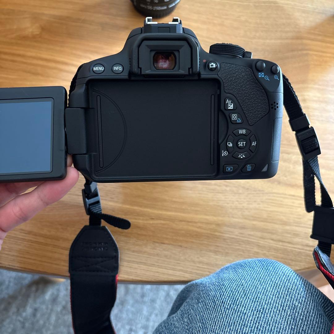 Canon EOS Kiss X7i sdカード無し