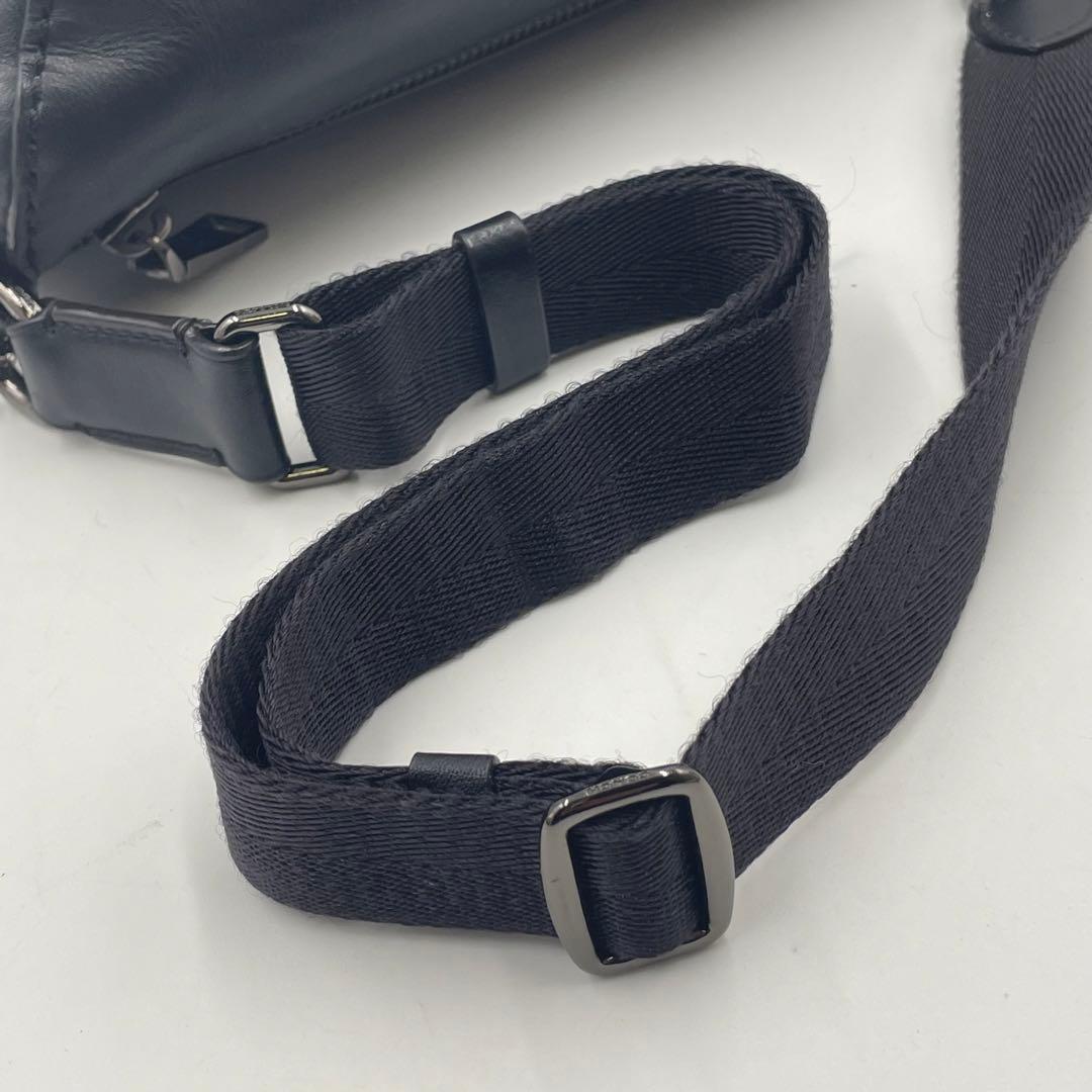 【美品】コーチ ボディバッグ ウィズバニー セレーナゴメス 限定 ショルダー 黒