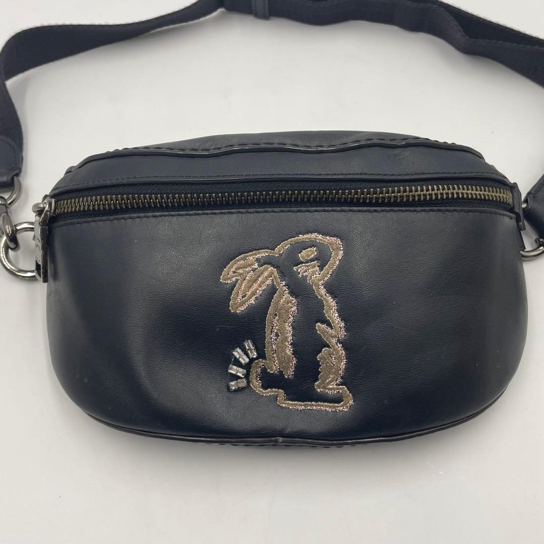 【美品】コーチ ボディバッグ ウィズバニー セレーナゴメス 限定 ショルダー 黒