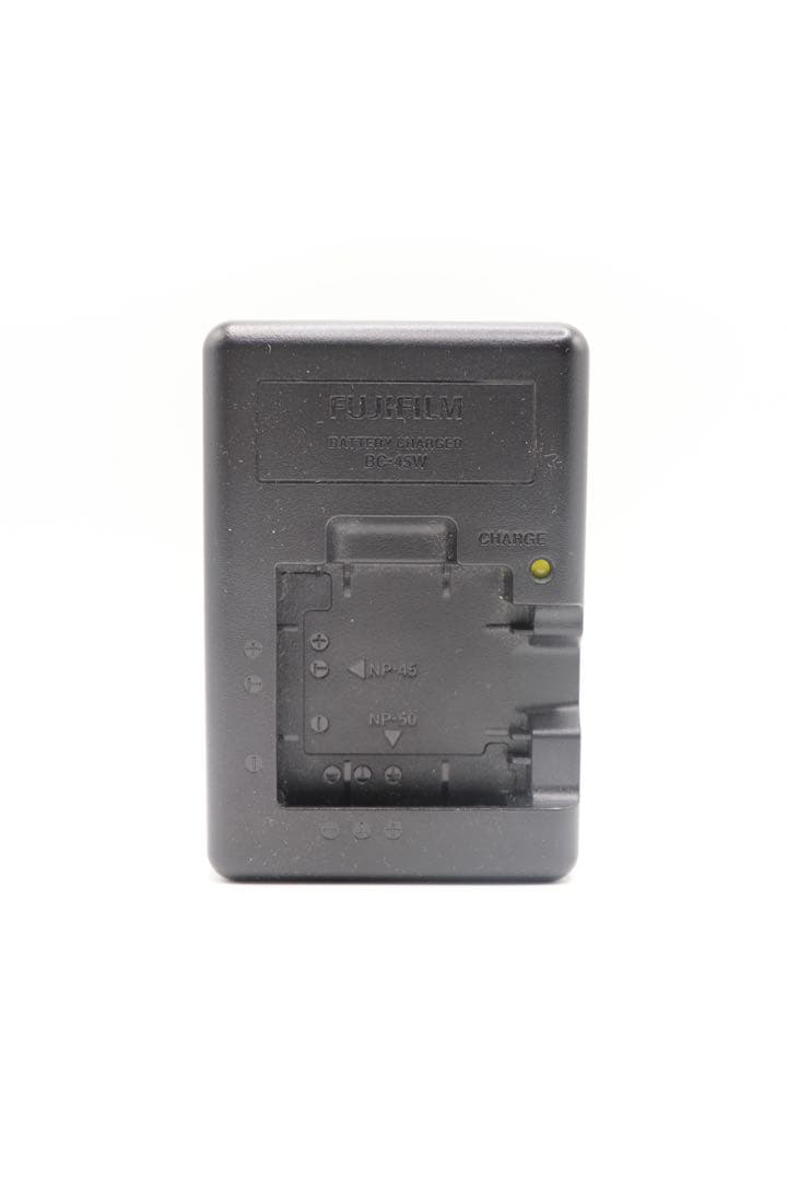 ✨動作確認済み！✨FUJIFILM FinePix F200EXR 充電器付き！