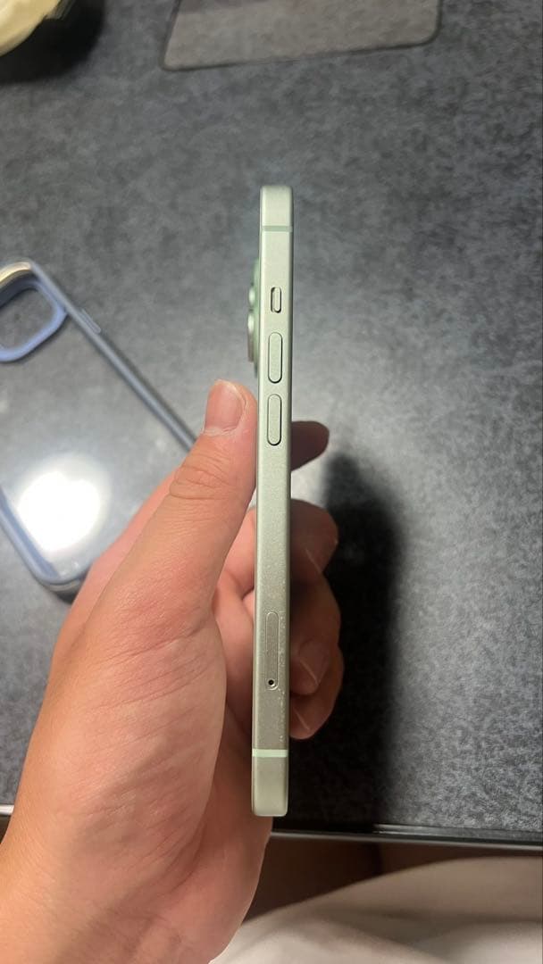 ス*ー様 Apple iPhone 15 グリーン 本体　128GB おまけケー