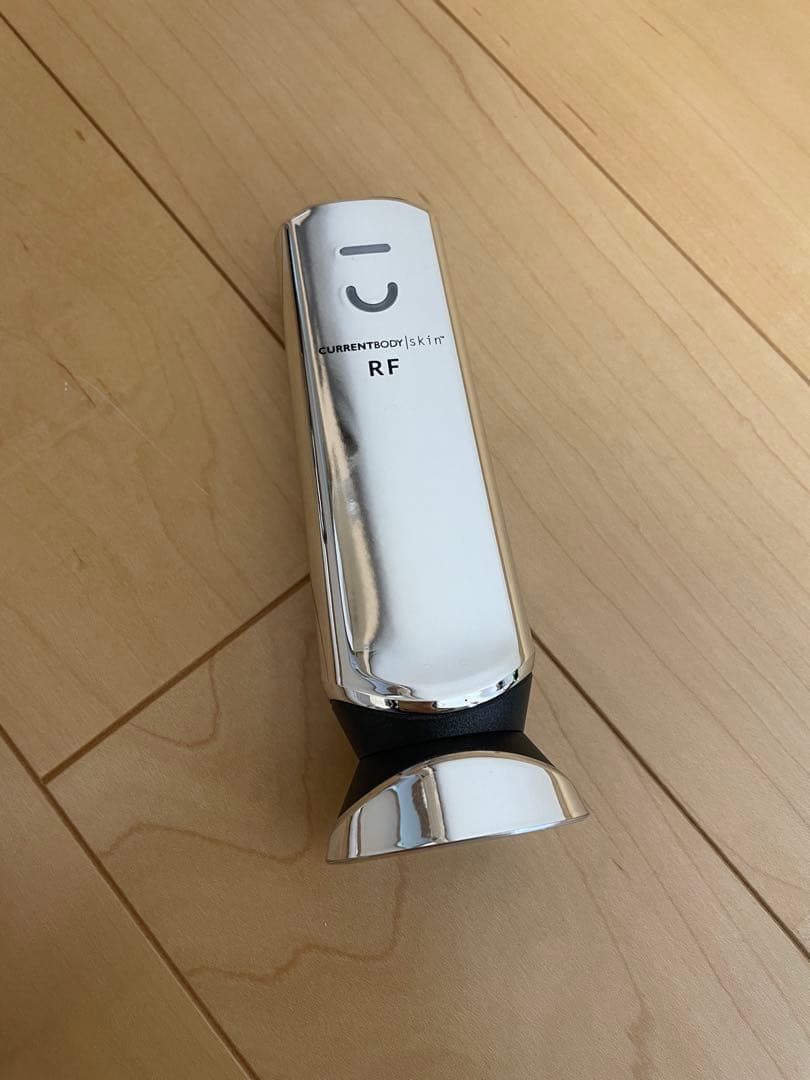 CURRENTBODY skin RF 美顔器