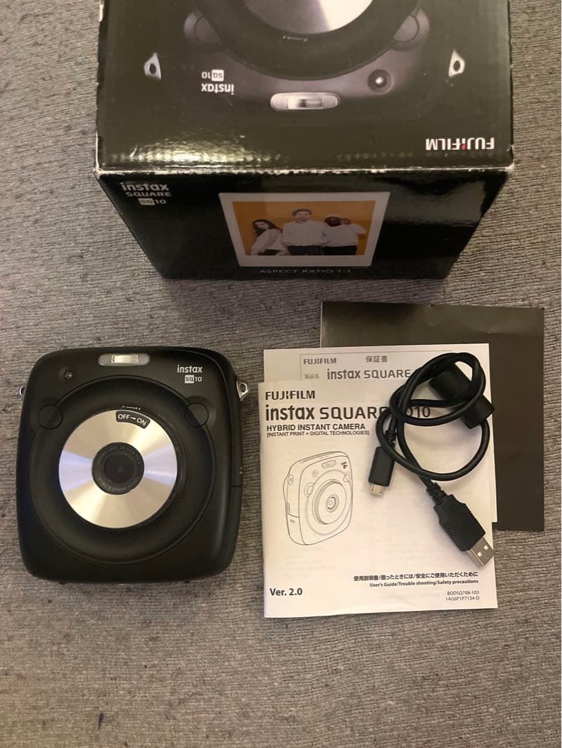 フィルムカメラ FUJIFILM instax SQUARE SQ10