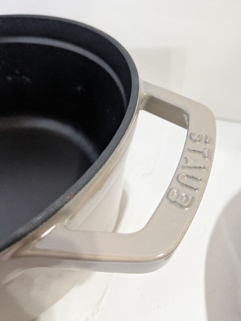 Staub　ストウブ　ココット・ロンド　リネン　22cm　トリベット付