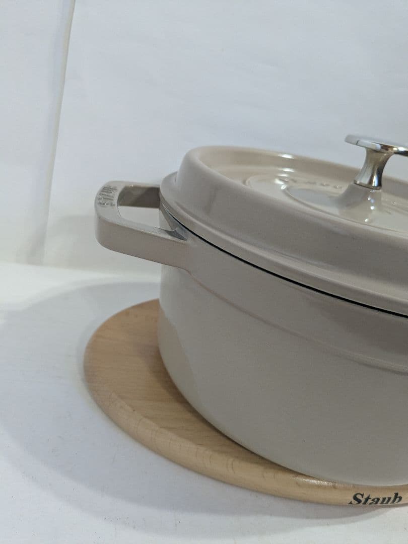 Staub　ストウブ　ココット・ロンド　リネン　22cm　トリベット付