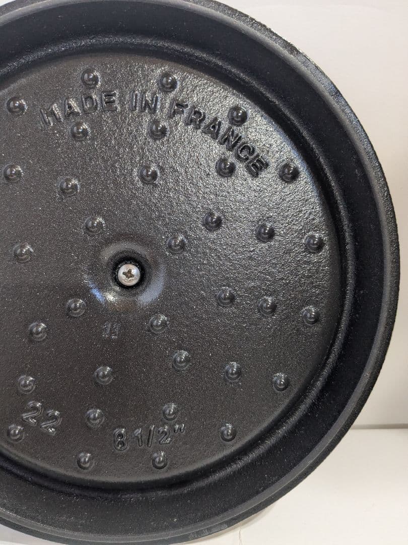 Staub　ストウブ　ココット・ロンド　リネン　22cm　トリベット付