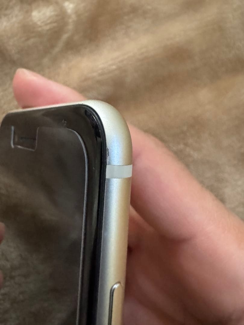 iPhone SE (第3世代) 256GBスターライト 本体　付属品付き