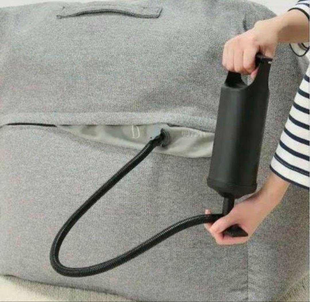 無印良品　空気で膨らむグレーの1人掛けソファ