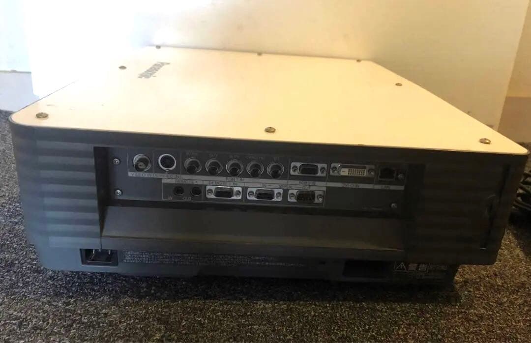 PANASONIC TH-D5500 ★5000ルーメン★　ランプ使用681時間