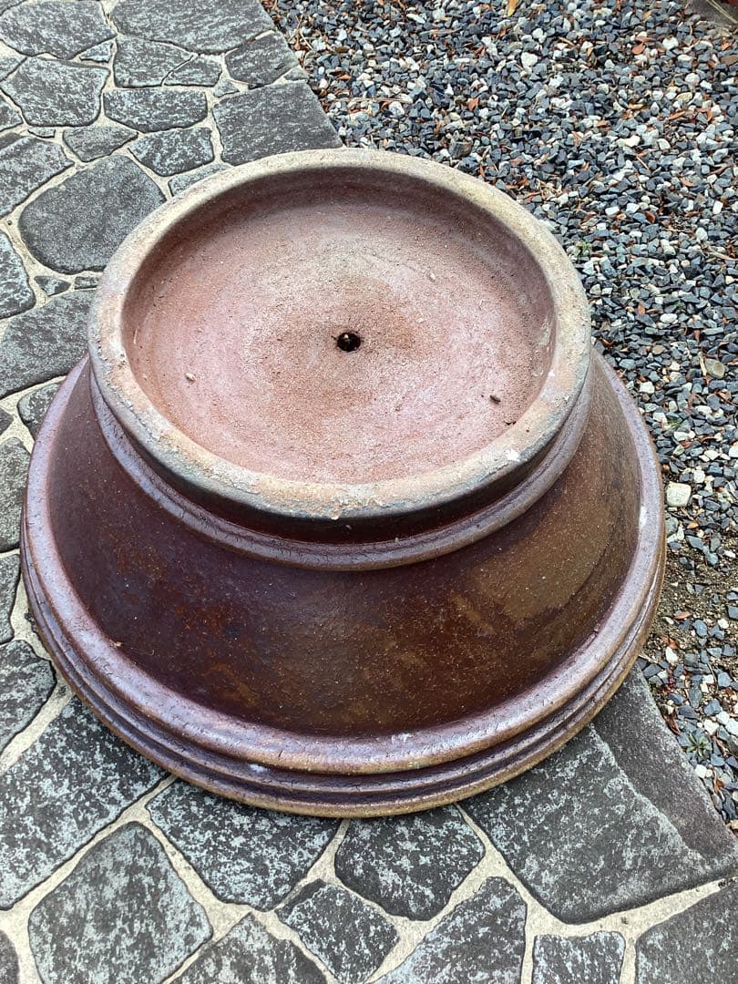 備前焼の大型植木鉢直径60㎝くらい　なかなか見ないと思います珍しい物です