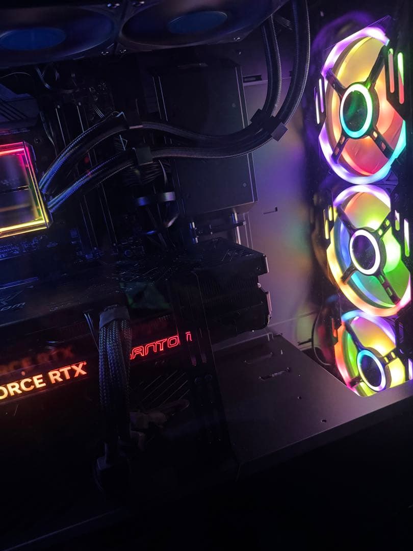 ROG HELIOS＋Corsair QL140×3 LL140×1