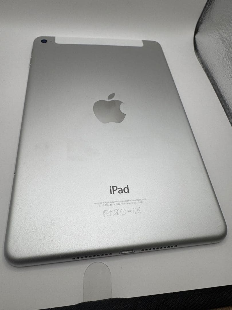 iPad本体 iPad mini 4 A1550 16GB