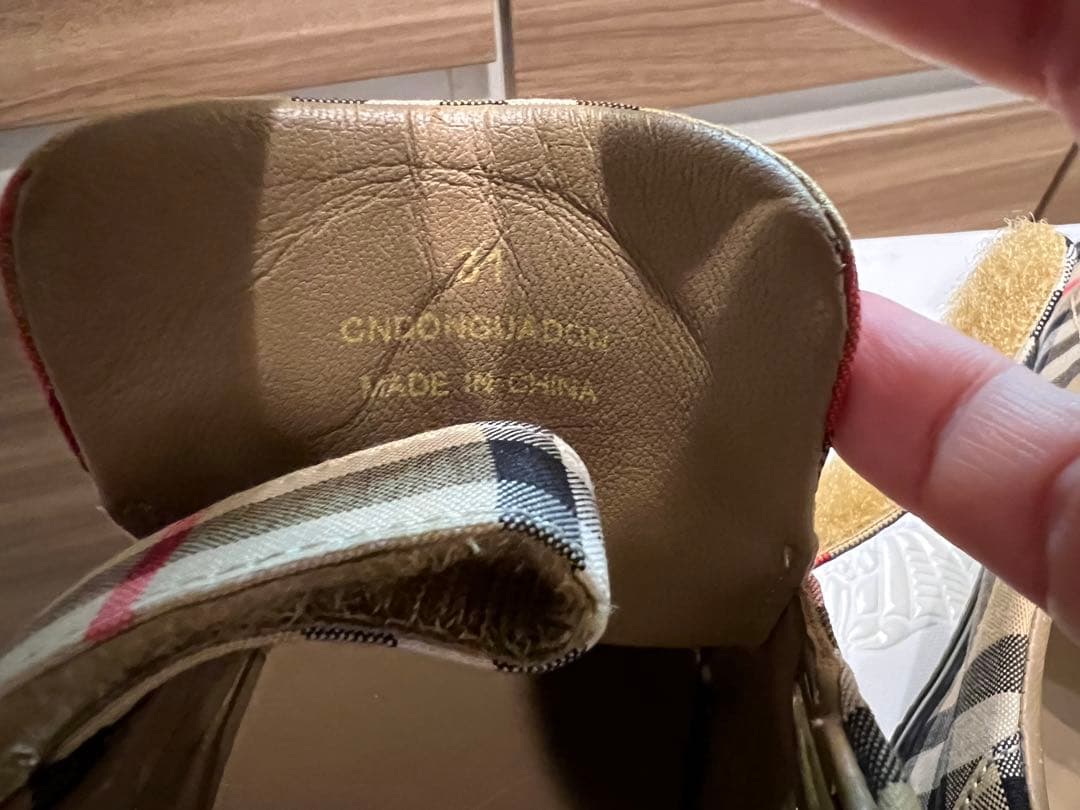 バーバリーチルドレン　スニーカー　サイズ31(19.5cm)