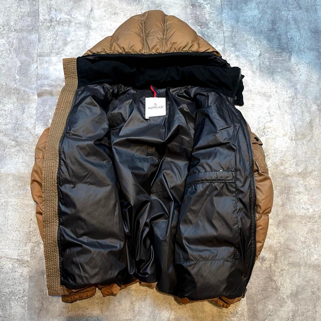 MONCLER モンクレール Basile バジーレマヤ 型 ダウンジャケット