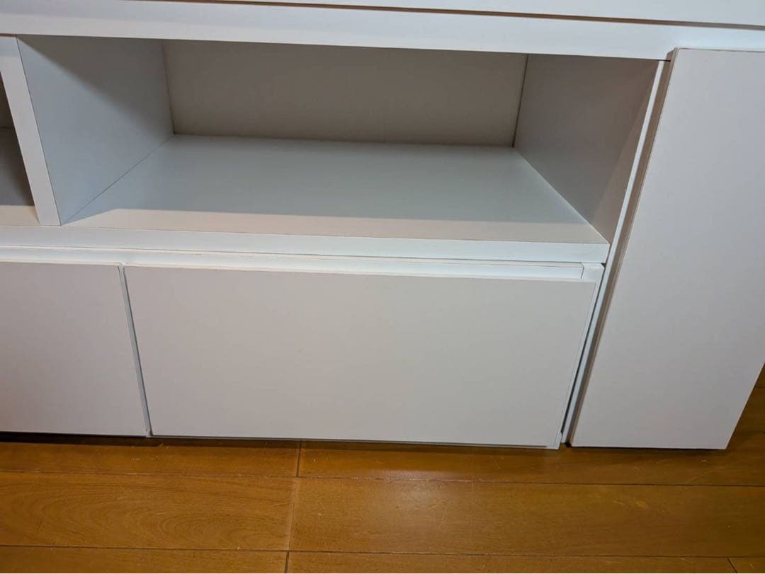 ■送料込■LOWYA伸縮式テレビ台 白 収納家具テレビボード24-40型推奨 棚