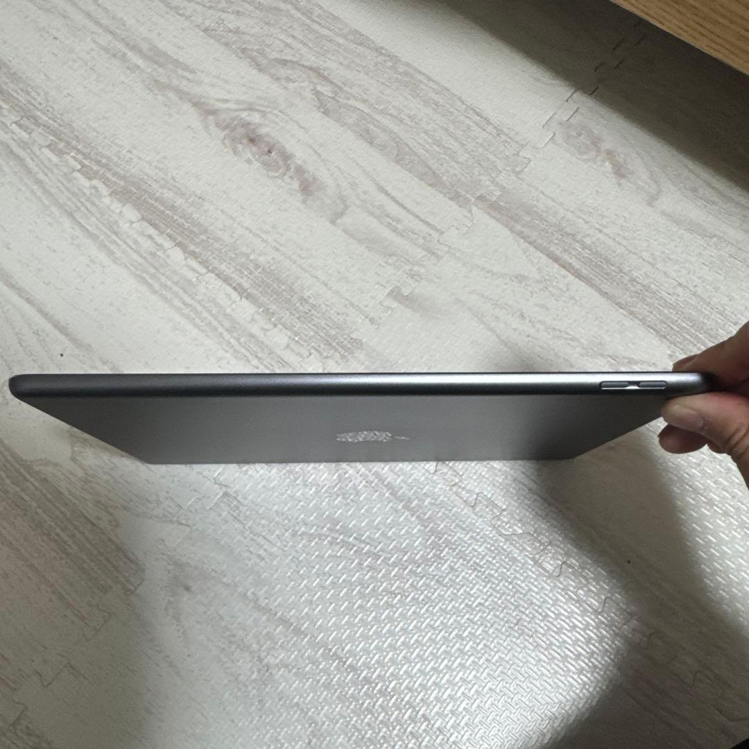 Apple iPad 第7世代　32GB 本体