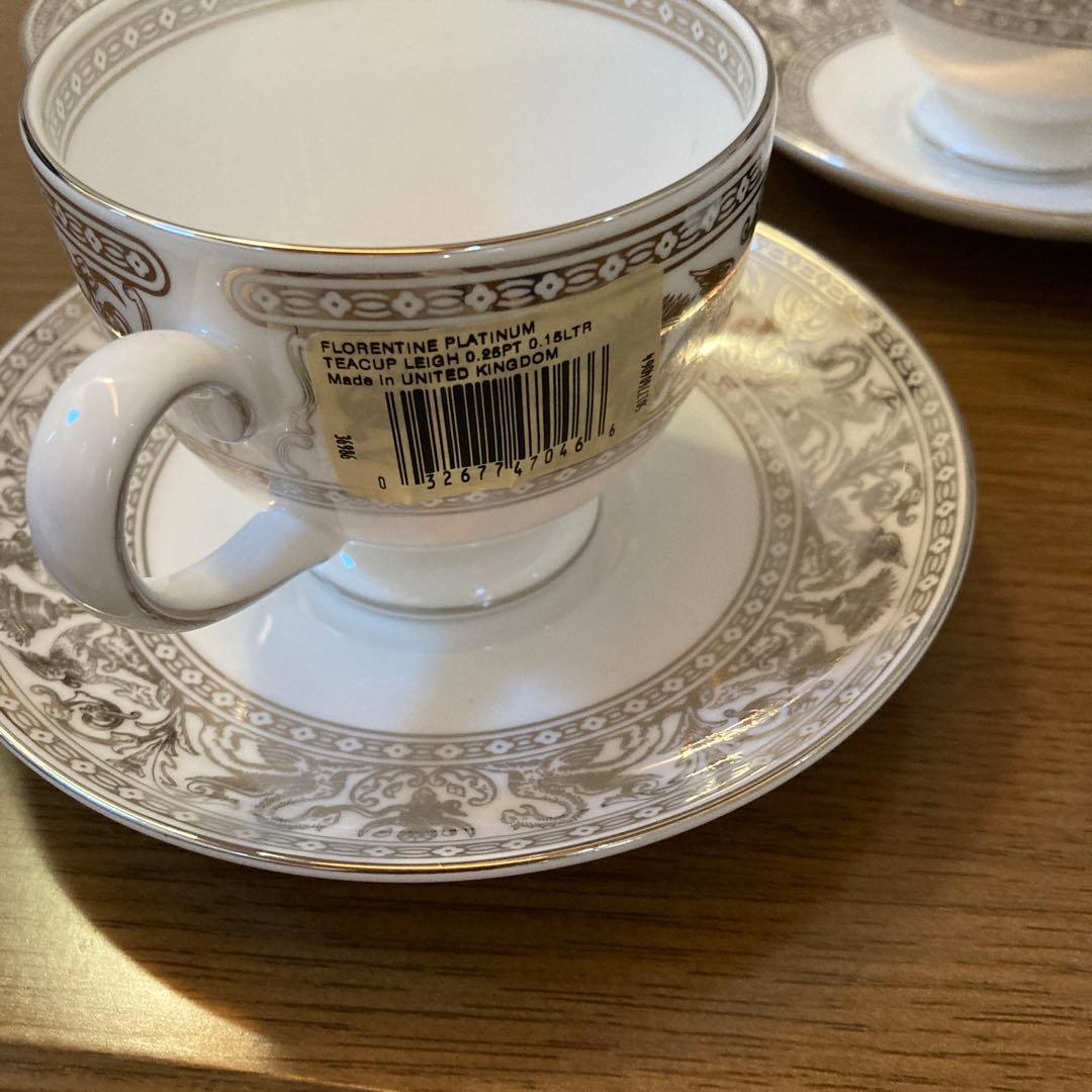 ウエッジウッド フロレンティーン プラチナ　カップ&ソーサー