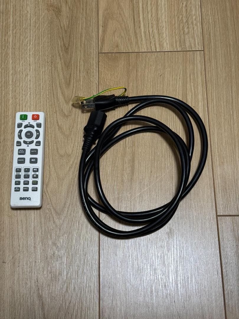 BenQ MH534 プロジェクター 本体＋リモコン