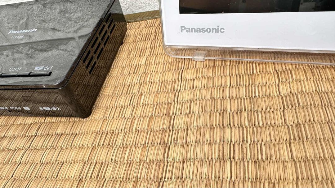 タイムセール　パナソニック 10V型 ポータブル液晶テレビ UN-10E11-W