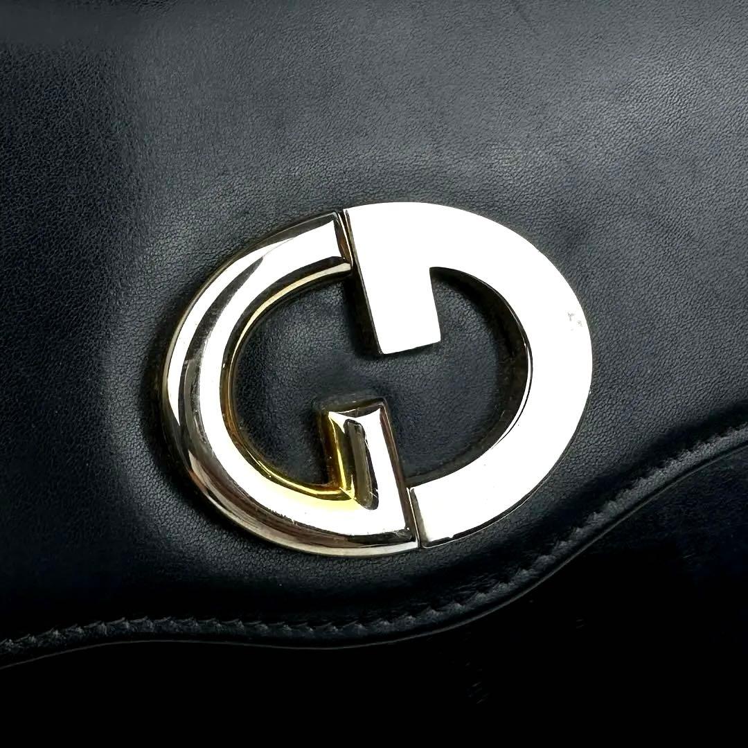 『美品』グッチ　ショルダーバッグ　GG　インターロッキング　レザー　ネイビー