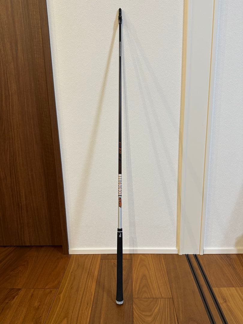 タイトリストスリーブ付 TOURAD IZ 6X