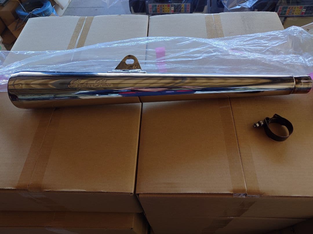 SR400 ペイトンプレイス　コンチマフラー