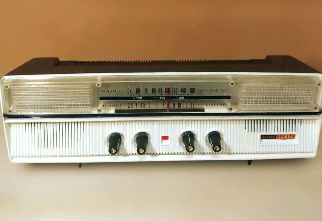 DELUXE SANYO サンヨーSF-49真空管ラジオ2スピーカー5球スーパー