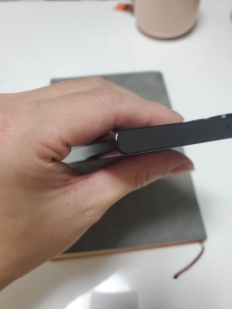 ブラック スマートフォン 本体