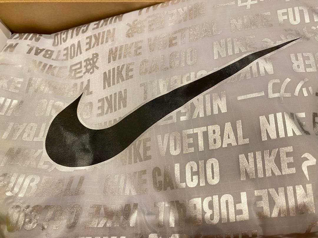 ナイキ　NIKE サッカースパイク　ファントムルナ2 FG 26cm