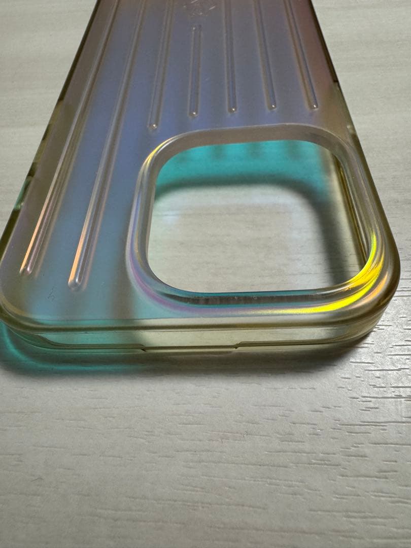 ⭐︎RIMOWA リモワ　イリディセント　iPhone15Pro用ケース　オーロラ