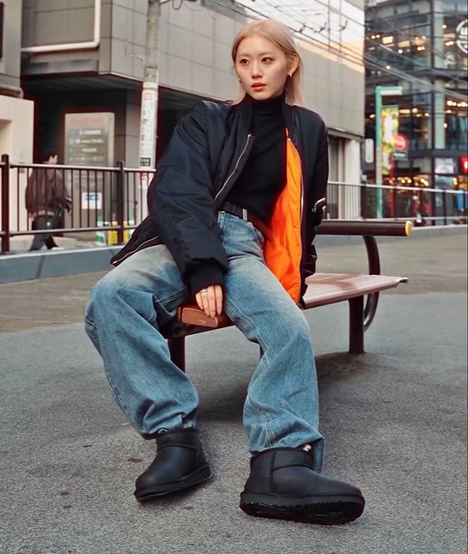 28,600円！完売 新作UGGクラシック ウルトラミニレザー本革