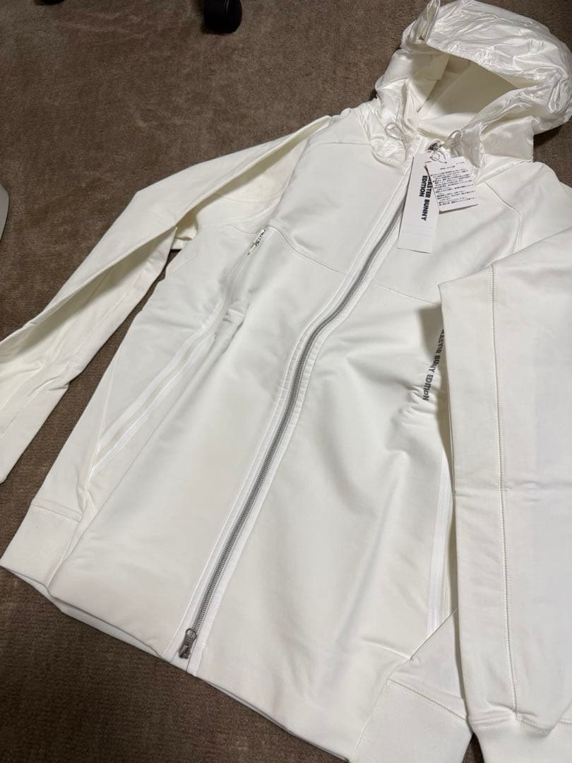 新品MASTER BUNNY防寒フルジップパーカー サイズ6 ￥42,000