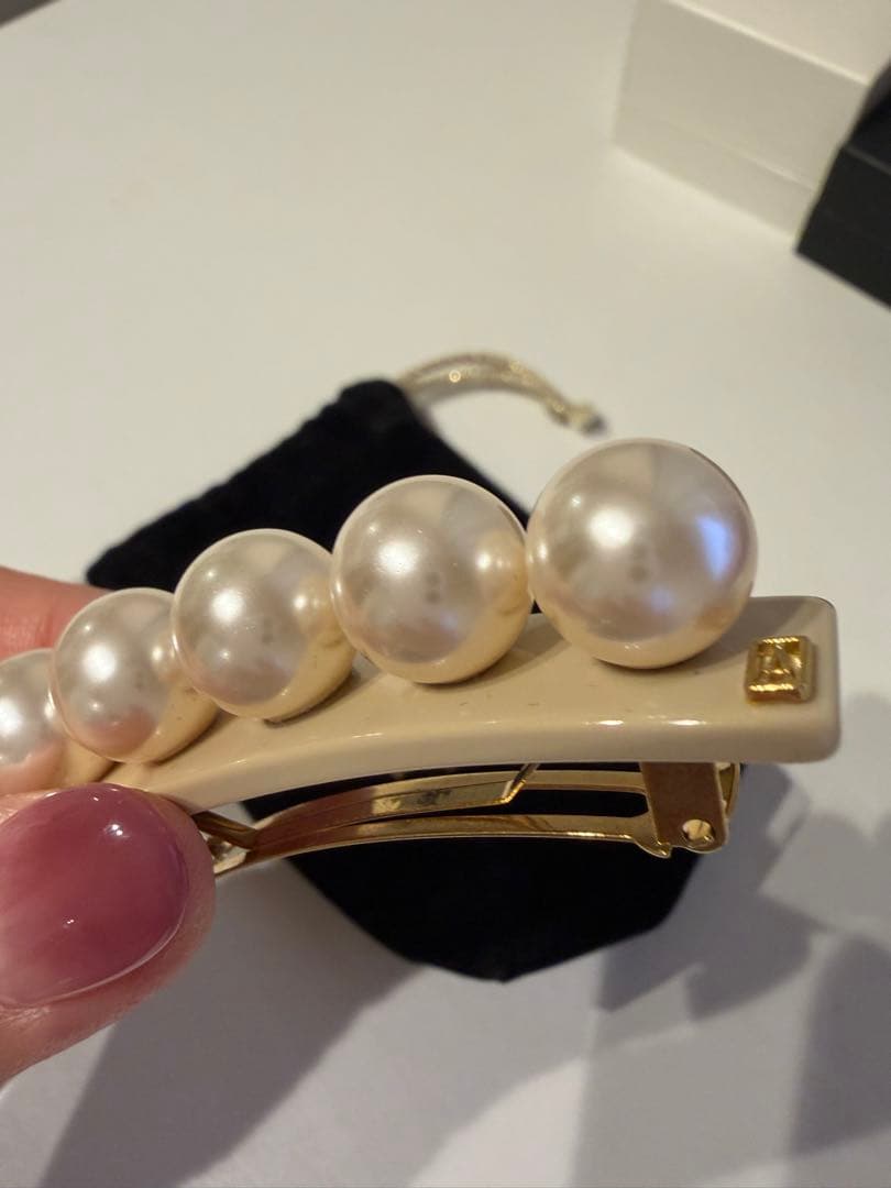 ALEXANDRE パール付きヘアクリップ