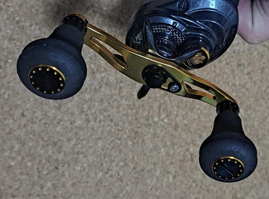 【ABU】18ロキサーニパワーシューター(右)