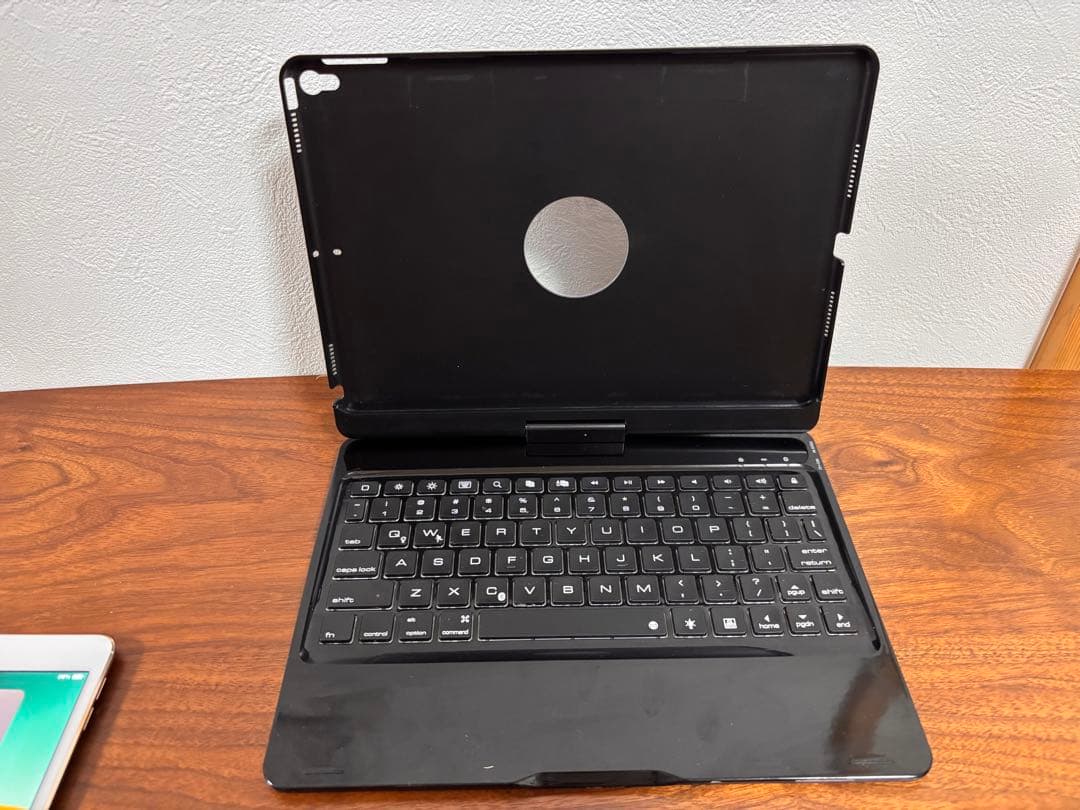 iPad Pro 10.5インチ Wi-Fiモデル 32GB MQDX2J/A