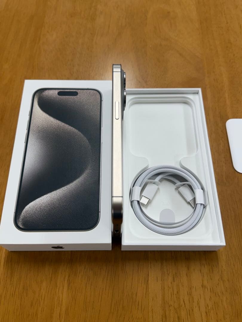 iPhone15Pro 256GB ナチュラルチタニウム