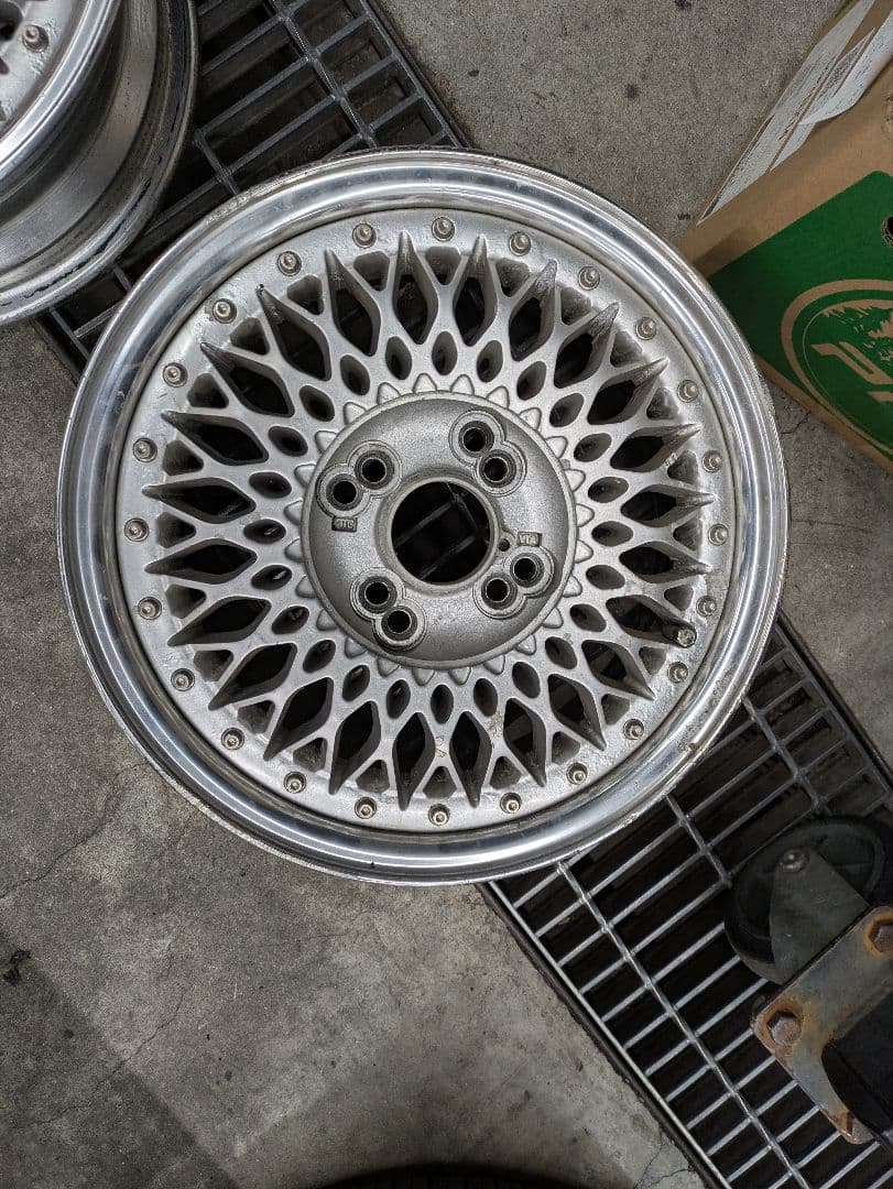 14インチ 6J +38 PCD100　メッシュホイール