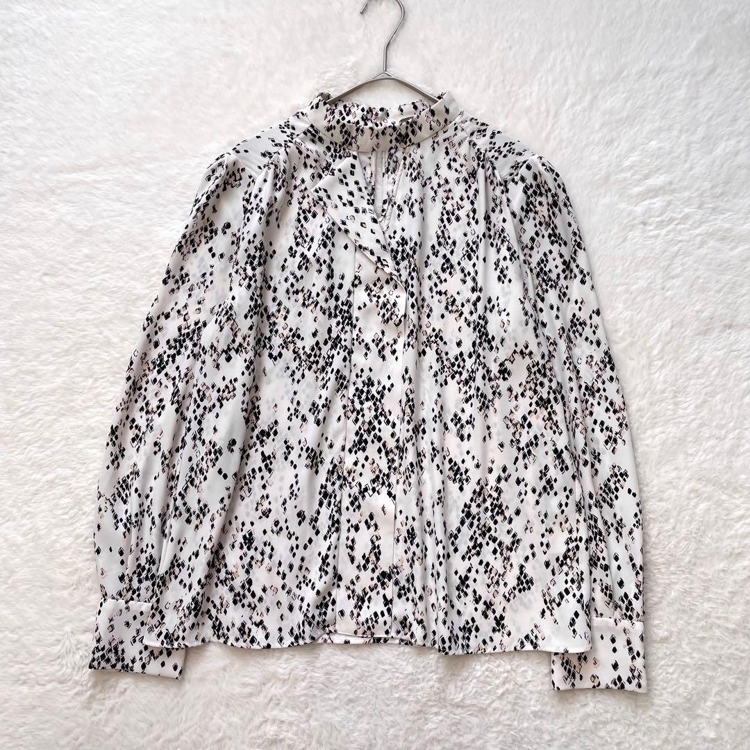 美品 ピンキーアンドダイアン◆アブストラクトプリントブラウス エクリュ 38