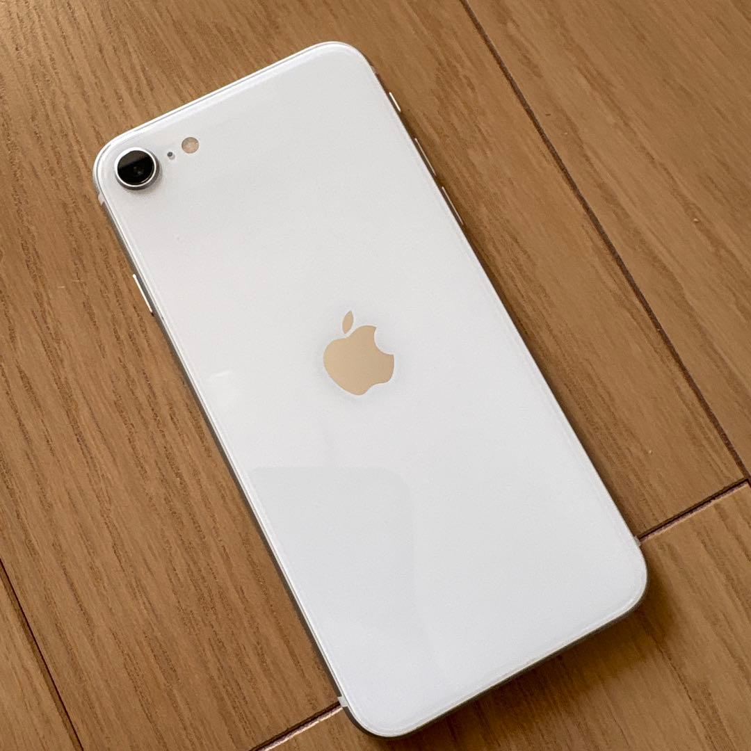 iPhon SE2 第二世代 ホワイト64GB ケース&充電ケーブル付き