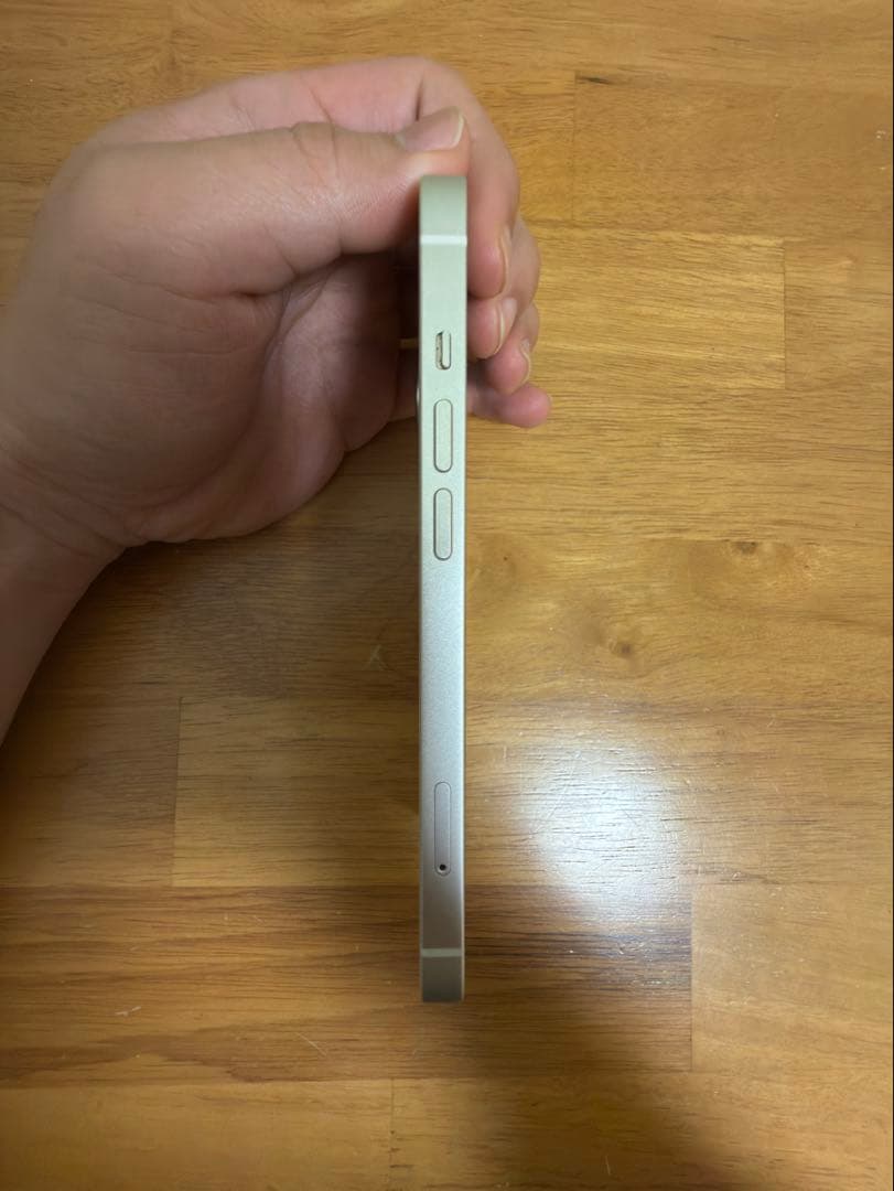 iPhone13 スターライト　256GB