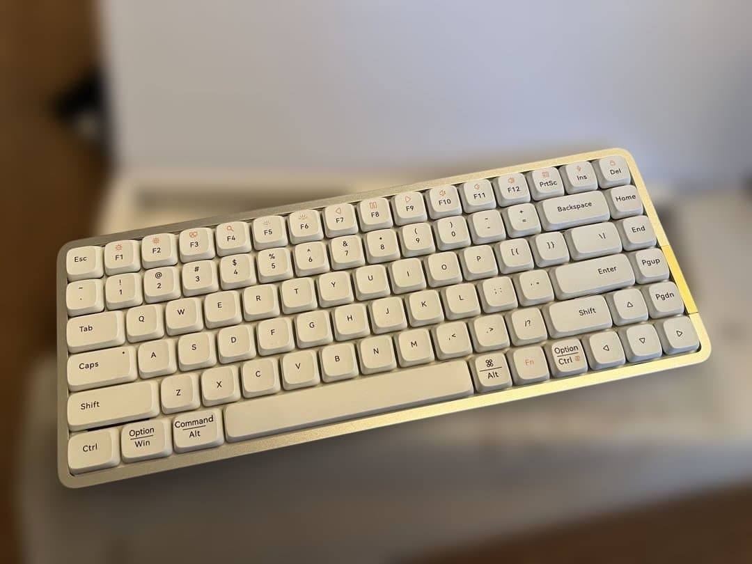 Lofree FLOWホワイト　メカニカルキーボード