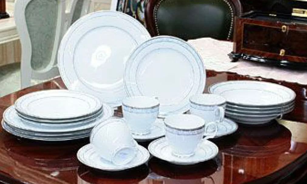 ノリタケ ハンプシャープラチナディナーセット